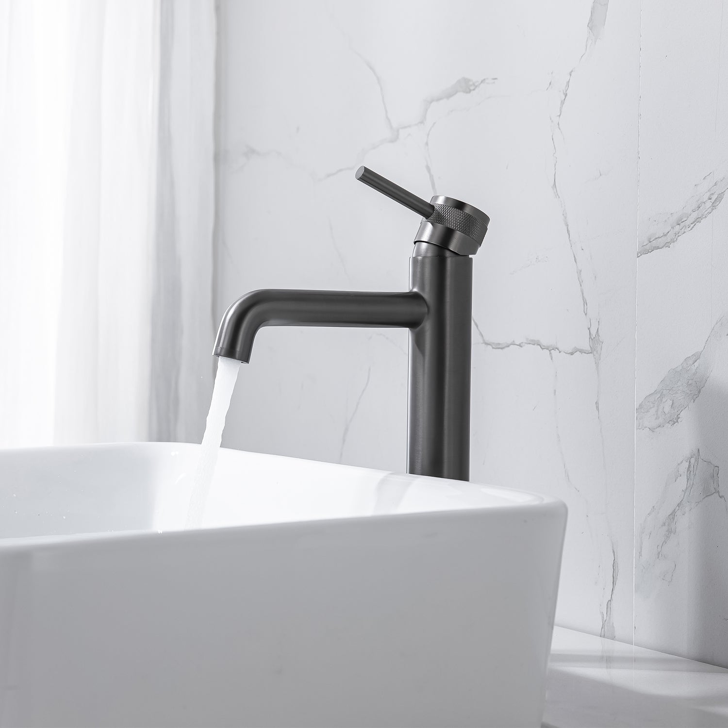 Grifo de lavabo Diamond caño alto